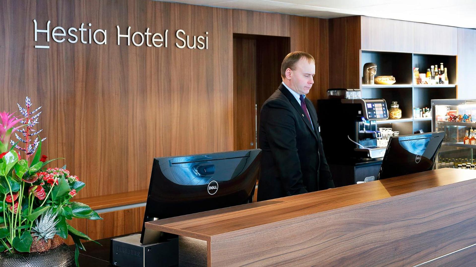 เฮสเตีย โฮเทล ซูซี Hotel ทาลลินน์ ภายนอก รูปภาพ